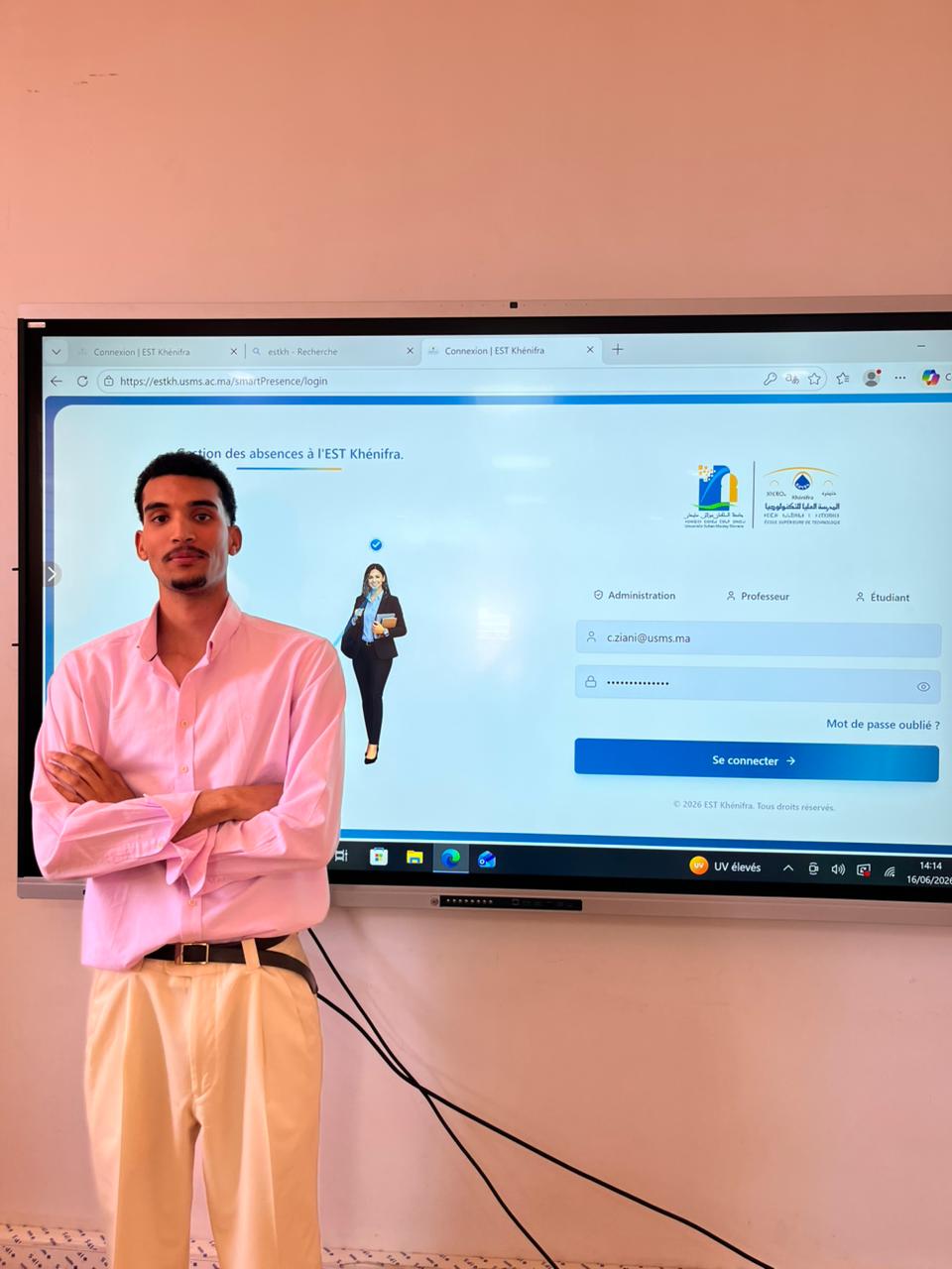 Abdelwahed presenting the SmartPresence login interface